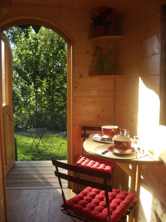 La Ferme Du Chauchix Hotel Lamballe Ruang foto