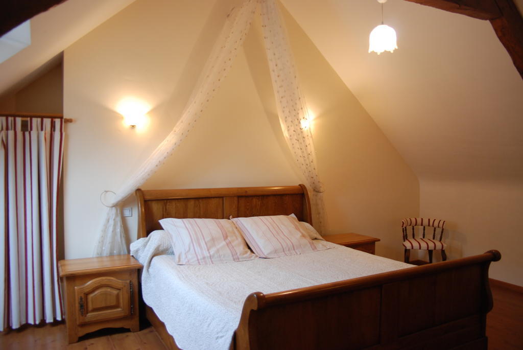 La Ferme Du Chauchix Hotel Lamballe Ruang foto