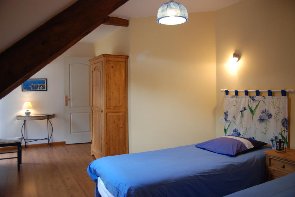 La Ferme Du Chauchix Hotel Lamballe Ruang foto