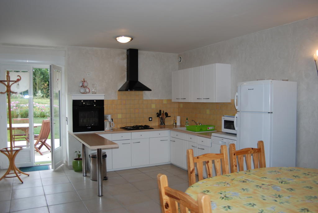 La Ferme Du Chauchix Hotel Lamballe Ruang foto
