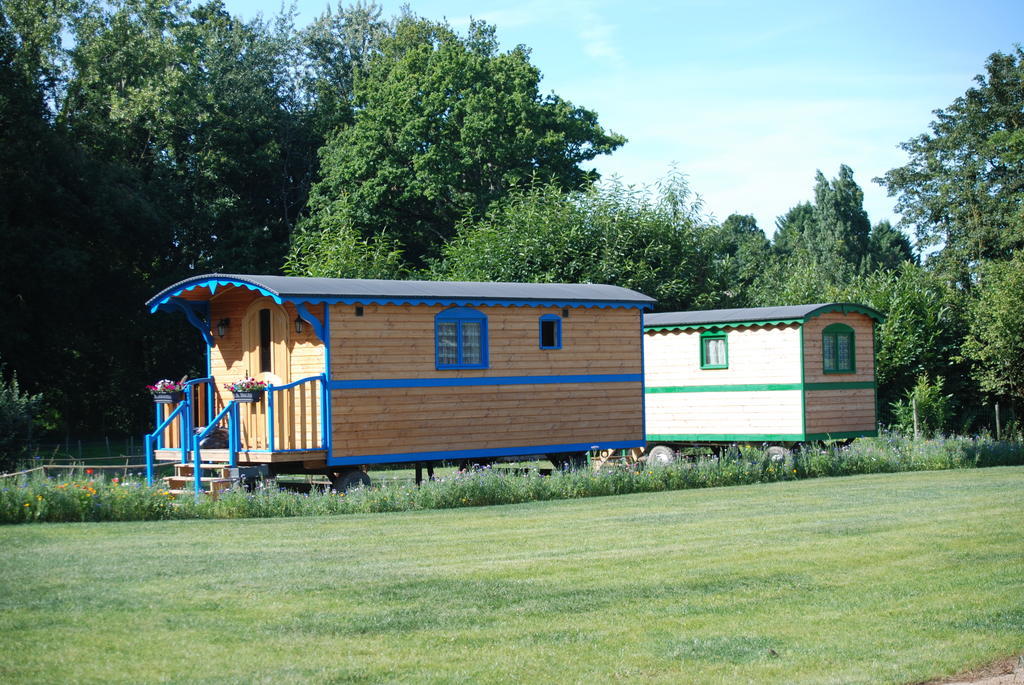 La Ferme Du Chauchix Hotel Lamballe Ruang foto